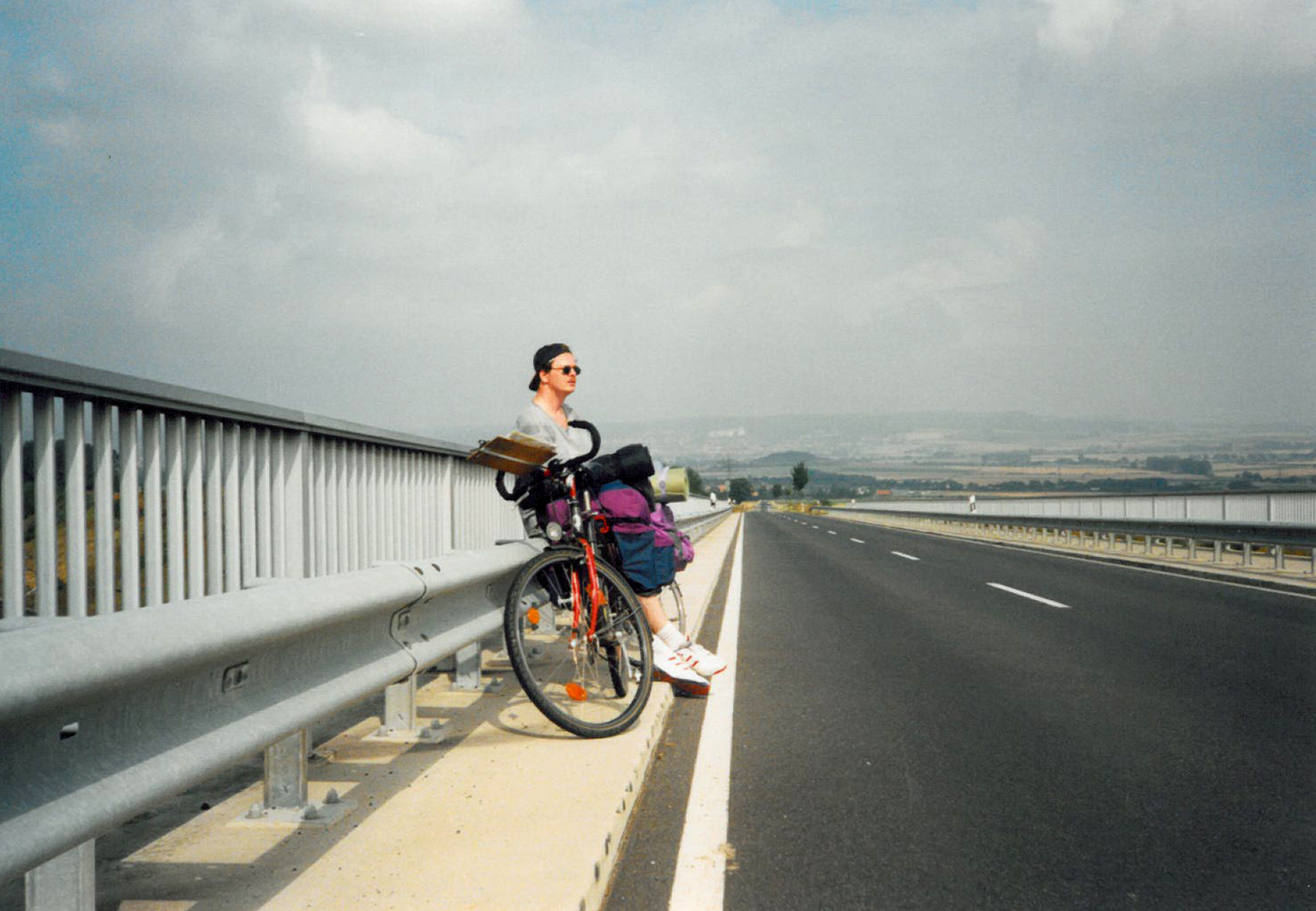 Micha Pause auf der Brücke